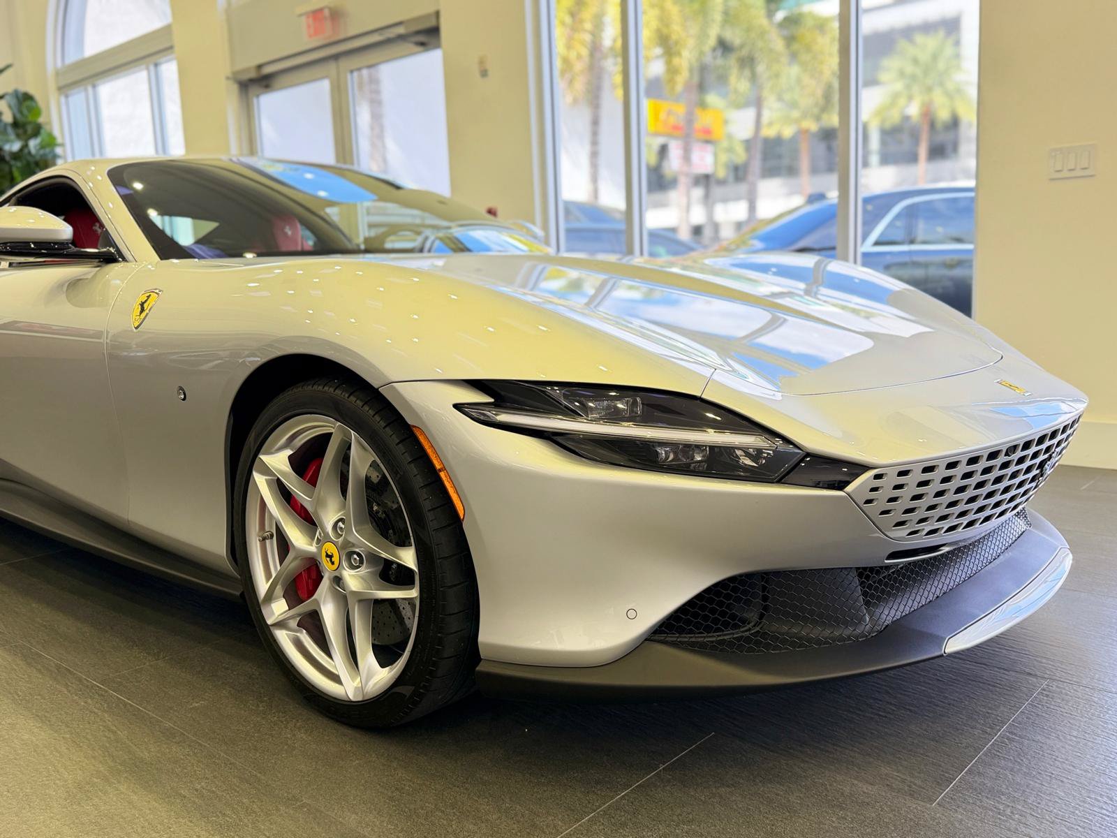 Used 2022 Ferrari Roma RWD image 8