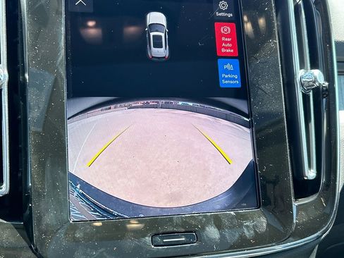 New 2026 Volvo XC40 B5 Core w/ Climate Package AWD/4WD image 17