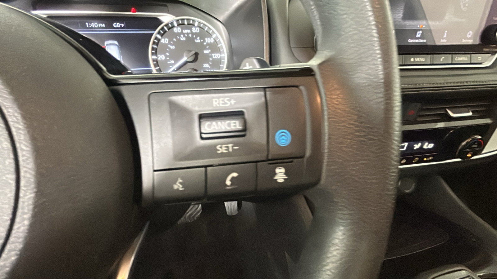 Used 2023 Nissan Rogue SV AWD/4WD image 21