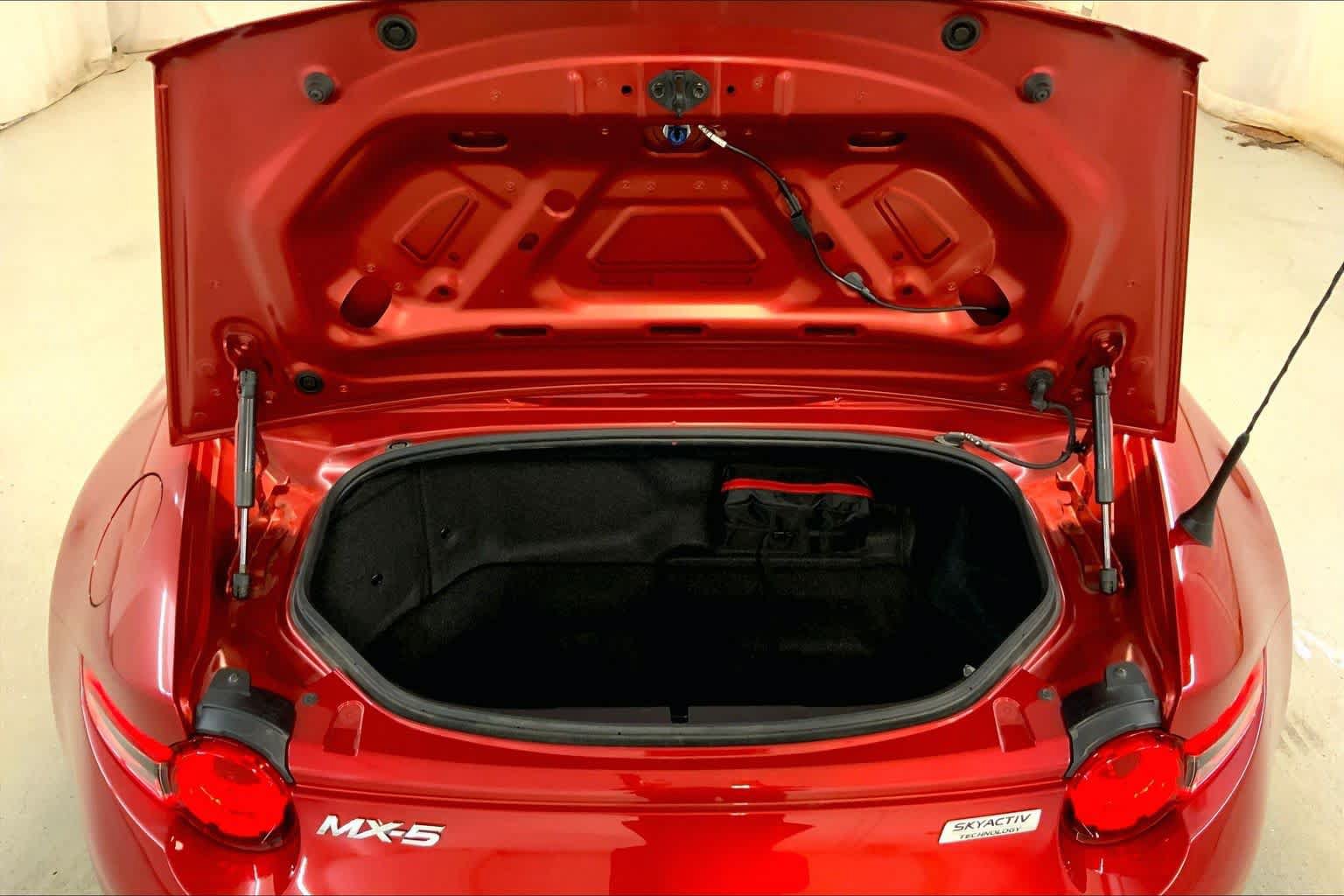Used 2016 MAZDA MX-5 Miata Grand Touring RWD image 33