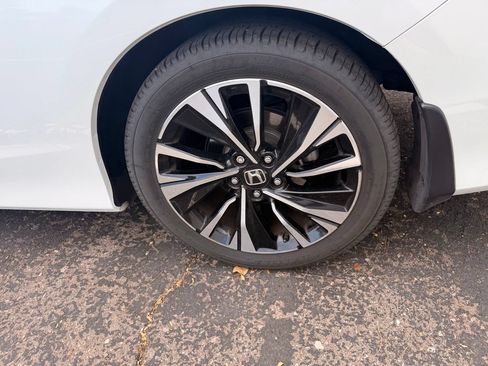 Used 2017 Honda Accord EX image 7