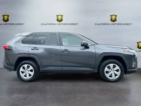 Used 2023 Toyota RAV4 LE FWD image 4