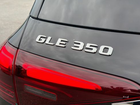 Used 2025 Mercedes-Benz GLE 350 4MATIC image 11