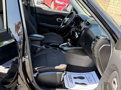 Used 2015 Kia Soul FWD image 15