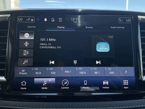 Used 2023 Chrysler Pacifica Touring-L FWD image 16