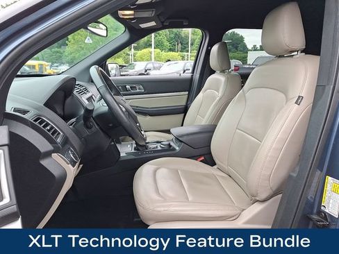 Used 2019 Ford Explorer XLT w/ Equipment Group 202A AWD/4WD image 2