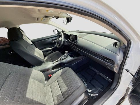 Used 2025 Honda HR-V LX image 31