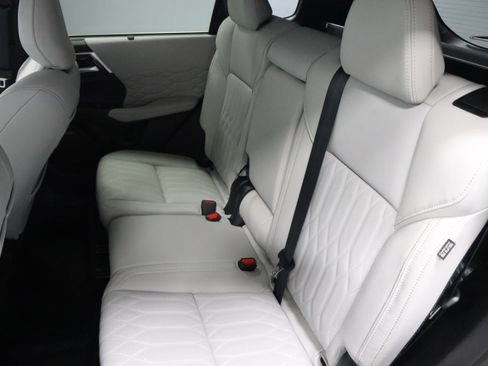 New 2025 Mitsubishi Outlander AWD image 16