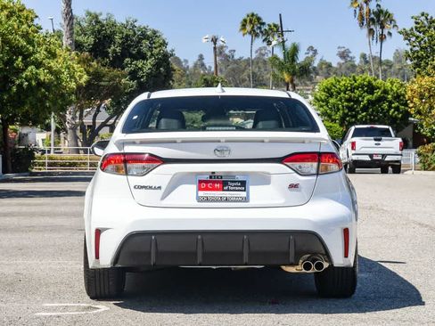 Used 2025 Toyota Corolla SE w/ Convenience Package FWD image 8