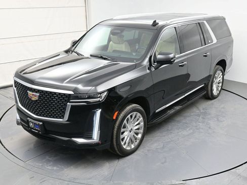 Used 2023 Cadillac Escalade ESV Premium Luxury image 16