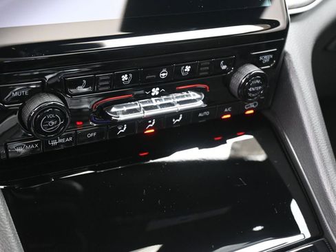 New 2025 Jeep Grand Cherokee Limited w/ Luxury Tech Group II image 20