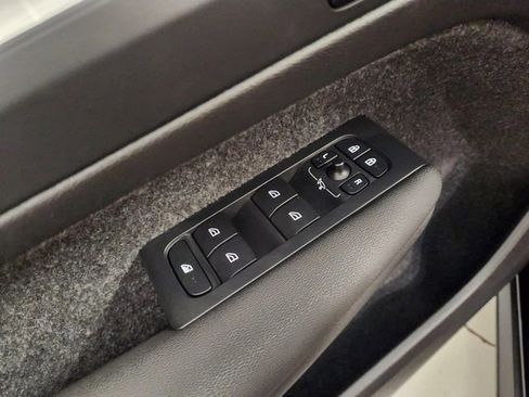 Used 2023 Volvo XC40 B4 Core w/ Protection Package Premier FWD image 23