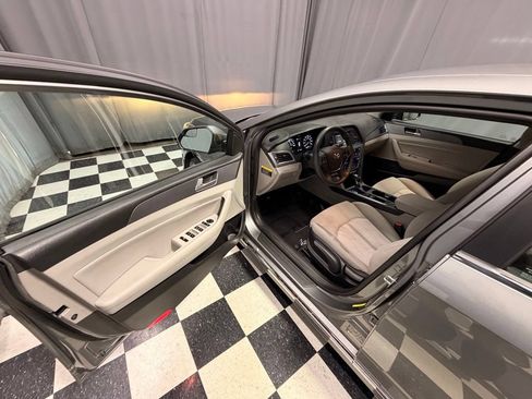 Used 2017 Hyundai Sonata SE FWD image 14