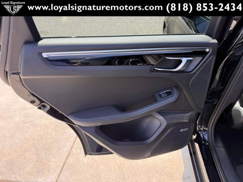 Used 2020 Porsche Macan AWD/4WD image 13