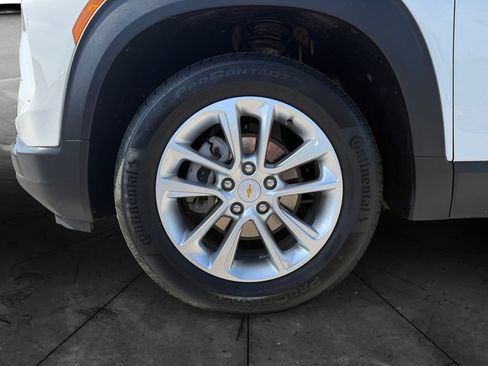 Used 2025 Chevrolet TrailBlazer LS w/ LS Convenience Package AWD/4WD image 14