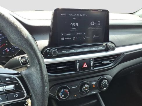 Used 2023 Kia Forte LXS w/ LXS Technology Package FWD image 11