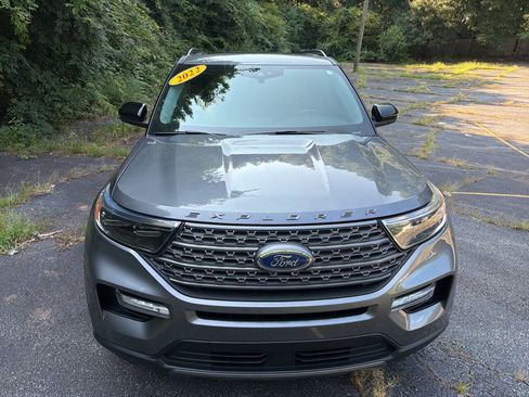 Used 2022 Ford Explorer XLT w/ Equipment Group 202A RWD image 12
