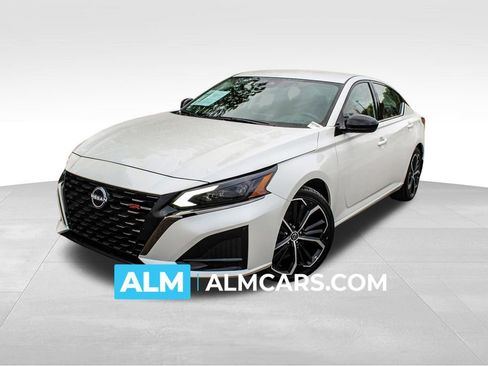 Used 2025 Nissan Altima 2.5 SR FWD image 1