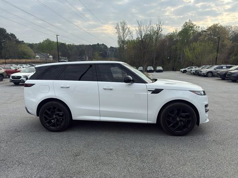 Used 2024 Land Rover Range Rover Sport Dynamic SE image 3