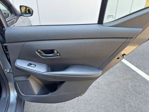 Used 2025 Nissan Sentra S FWD image 36
