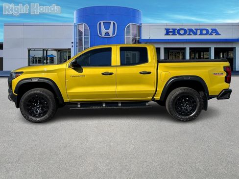 Used 2023 Chevrolet Colorado Trail Boss w/ Technology Package image 3
