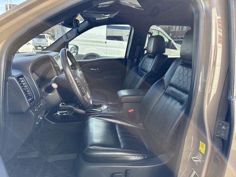 Used 2022 Nissan Frontier PRO-4X w/ Pro-4X Premium Package image 10