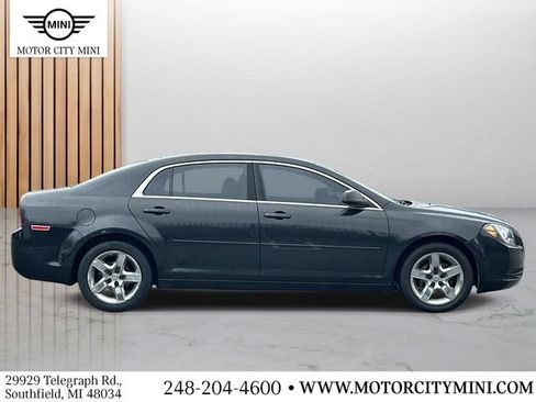 Used 2011 Chevrolet Malibu LS image 2
