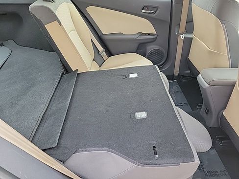 Used 2018 Toyota Prius Four image 16