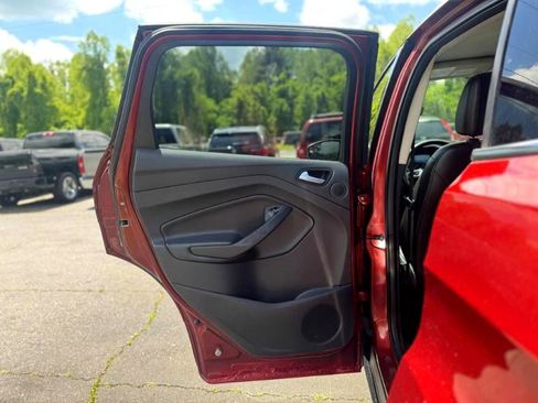 Used 2014 Ford Escape SE w/ Equipment Group 201A image 11