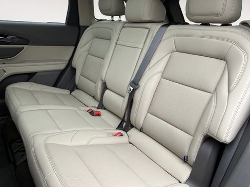 Used 2025 Lincoln Nautilus Premier w/ Equipment Group 102A image 13