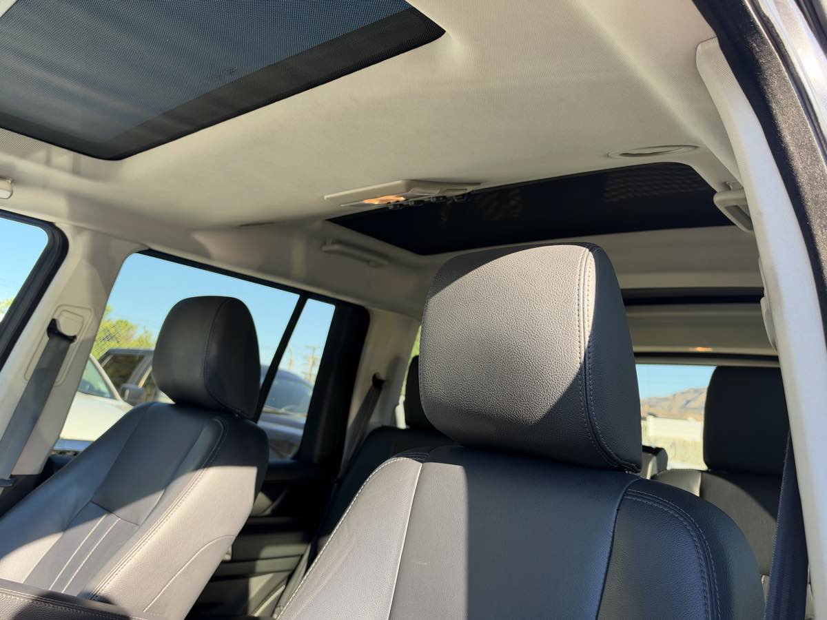 Used 2015 Land Rover LR4 HSE AWD/4WD image 28