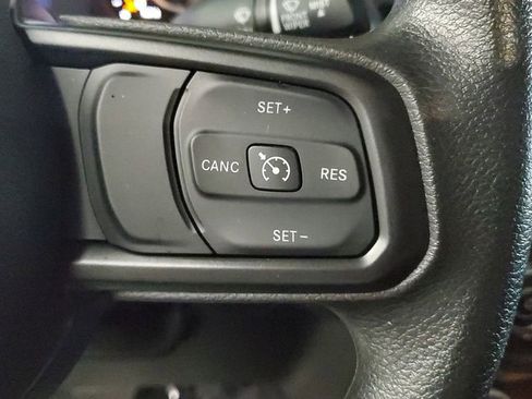 Used 2025 Jeep Gladiator Nighthawk image 29