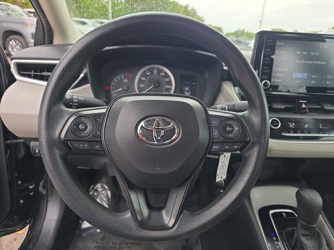 Used 2022 Toyota Corolla LE image 26