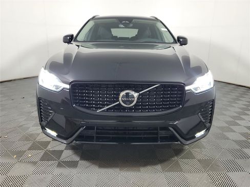 Certified 2025 Volvo XC60 B5 Ultra AWD/4WD image 2