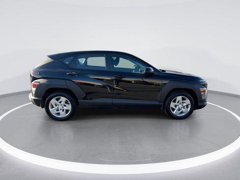 Certified 2024 Hyundai Kona SE image 9