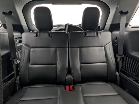 Used 2023 Ford Explorer XLT w/ Equipment Group 202A image 27