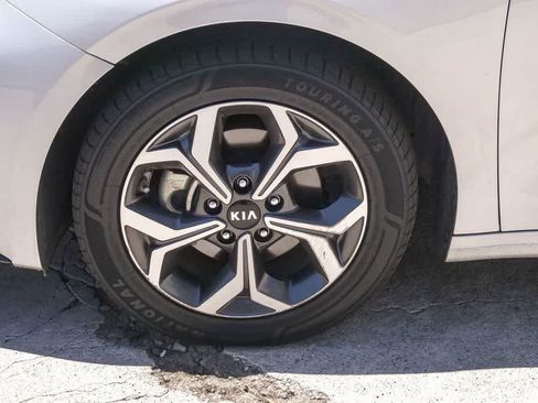 Used 2021 Kia Forte LXS FWD image 5