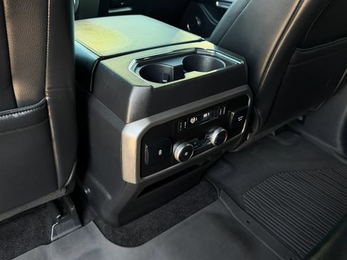 Used 2019 Ford Expedition XLT w/ Equipment Group 202A RWD image 28