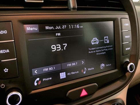 Certified 2025 Kia Soul LX w/ LX Technology Package FWD image 6