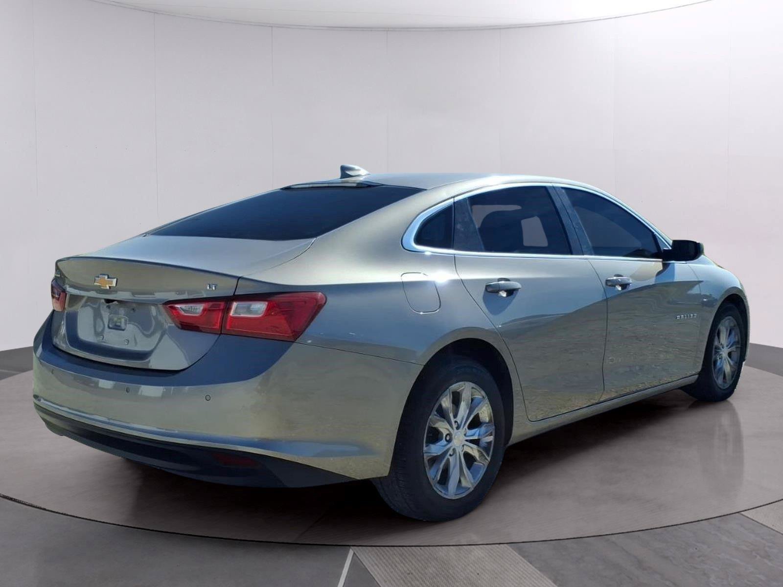 Used 2024 Chevrolet Malibu LT FWD image 5