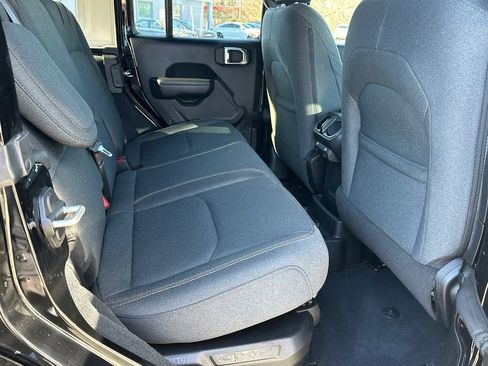 Used 2024 Jeep Wrangler Unlimited w/ Convenience Group image 14