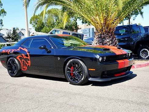 Used 2023 Dodge Challenger SRT Hellcat w/ Plus Package RWD image 6