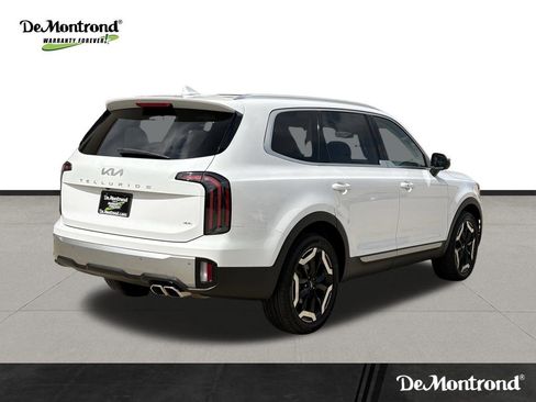 Used 2023 Kia Telluride EX w/ EX Captain's Chair Package AWD/4WD image 5