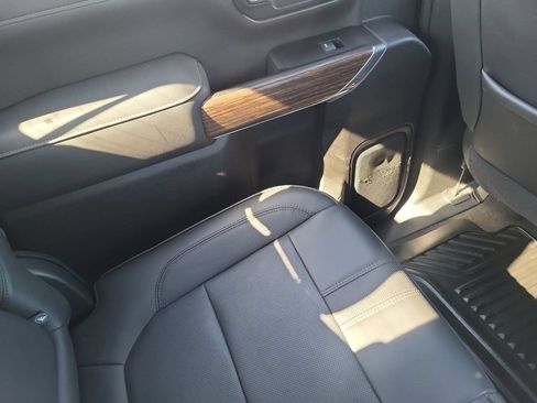 Used 2022 Chevrolet Silverado 2500 High Country w/ Technology Package AWD/4WD image 15