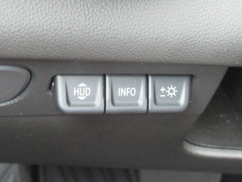 Used 2023 Buick Envision Avenir FWD image 23