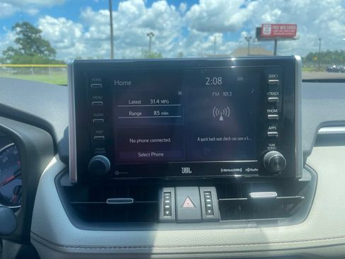 Used 2019 Toyota RAV4 XLE Premium FWD image 24