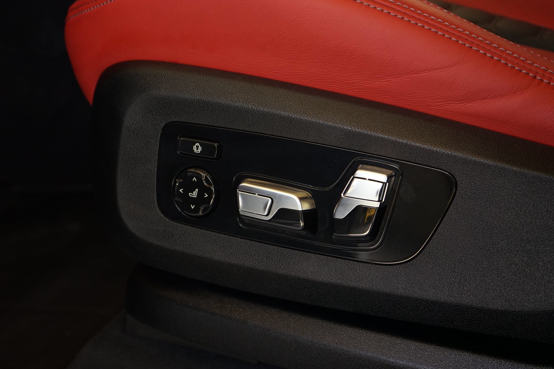 Used 2022 BMW X5 M w/ Executive Package AWD/4WD image 29