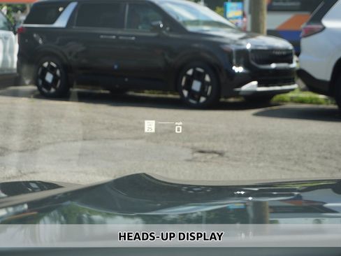 Used 2025 BMW M850i xDrive image 7