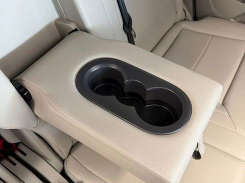 Used 2021 Volkswagen Atlas SE w/ Panoramic Sunroof Package image 19