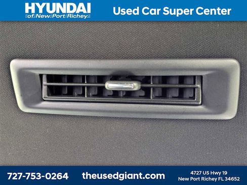 Used 2022 GMC Yukon XL Denali w/ Denali Premium Package image 19